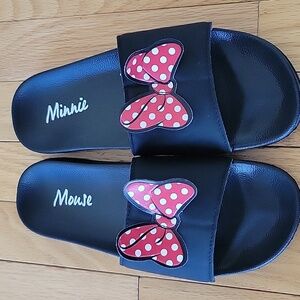 Disney Minnie Mouse Black, Red Bow Slides/Flip Flops Girls Size 4